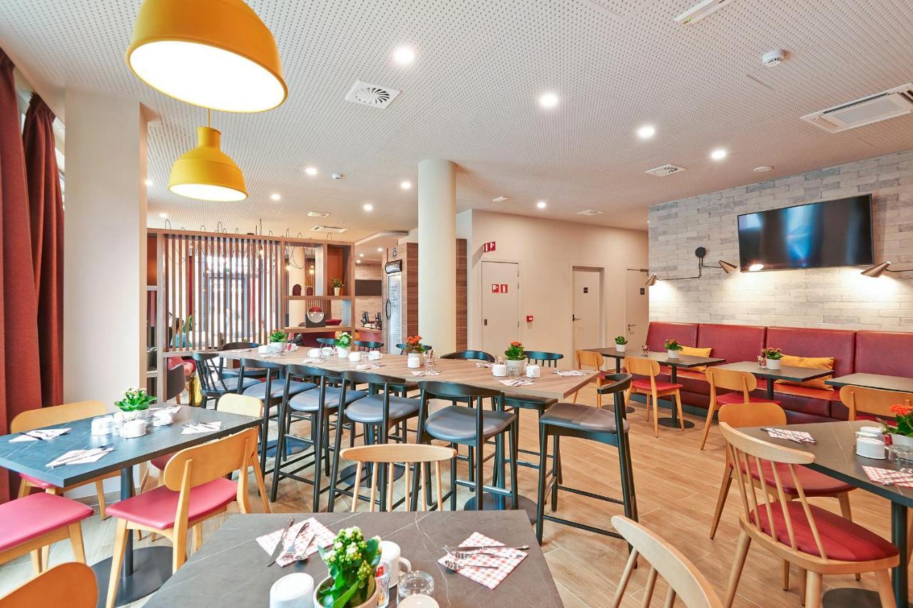 อพาร์ตซิตี้ กงฟอร์ต บรูเซล มิดี Aparthotel Saint-Gilles ภายนอก รูปภาพ