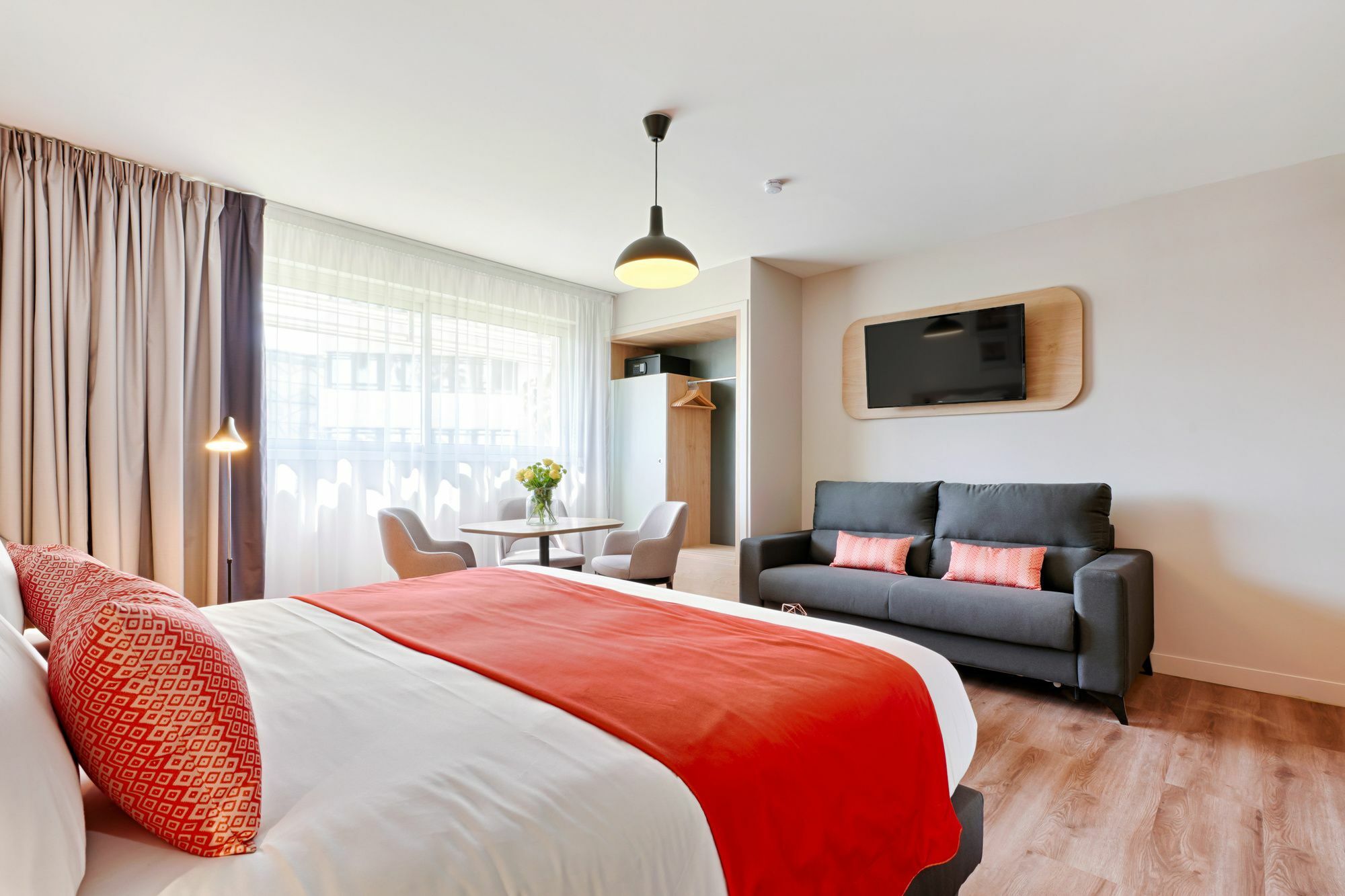 อพาร์ตซิตี้ กงฟอร์ต บรูเซล มิดี Aparthotel Saint-Gilles ภายนอก รูปภาพ